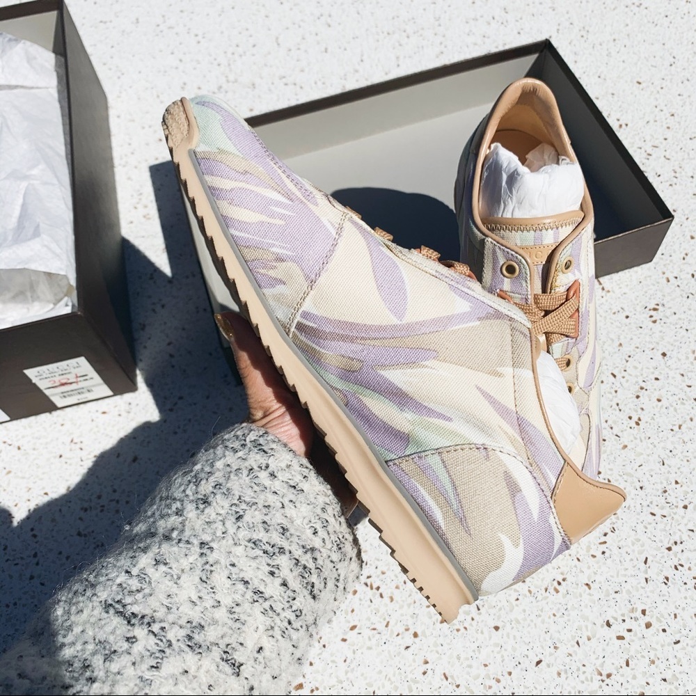 NIB Authentic Gucci​ Limited Abstract Prints Lace-up Round-toe Sneakers 37 - Picture 3 of 5